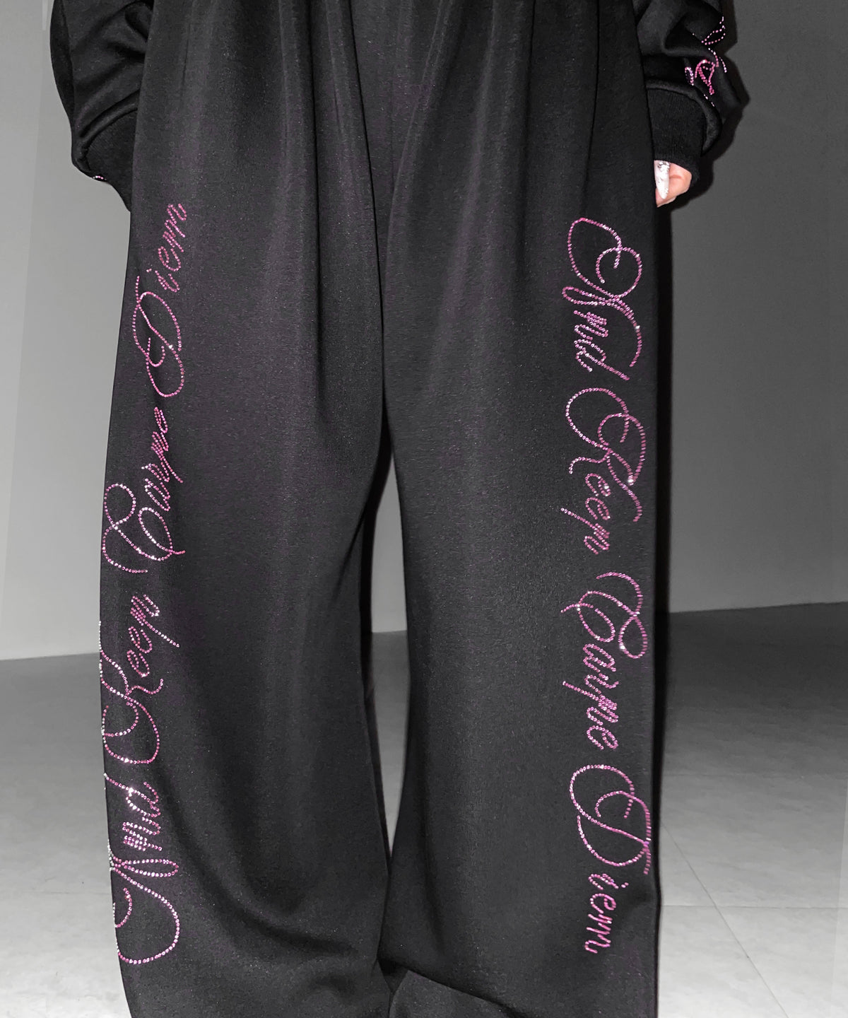 【 セットアップ可能 】ラインストーンロゴワイドスウェットパンツ ／ Rhine stone logo wide sweatpants