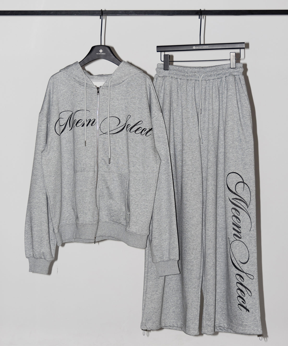 【 セットアップ可能 】レタリングロゴプリントワイドスウェットパンツ ／ lettering logo print wide sweat pants