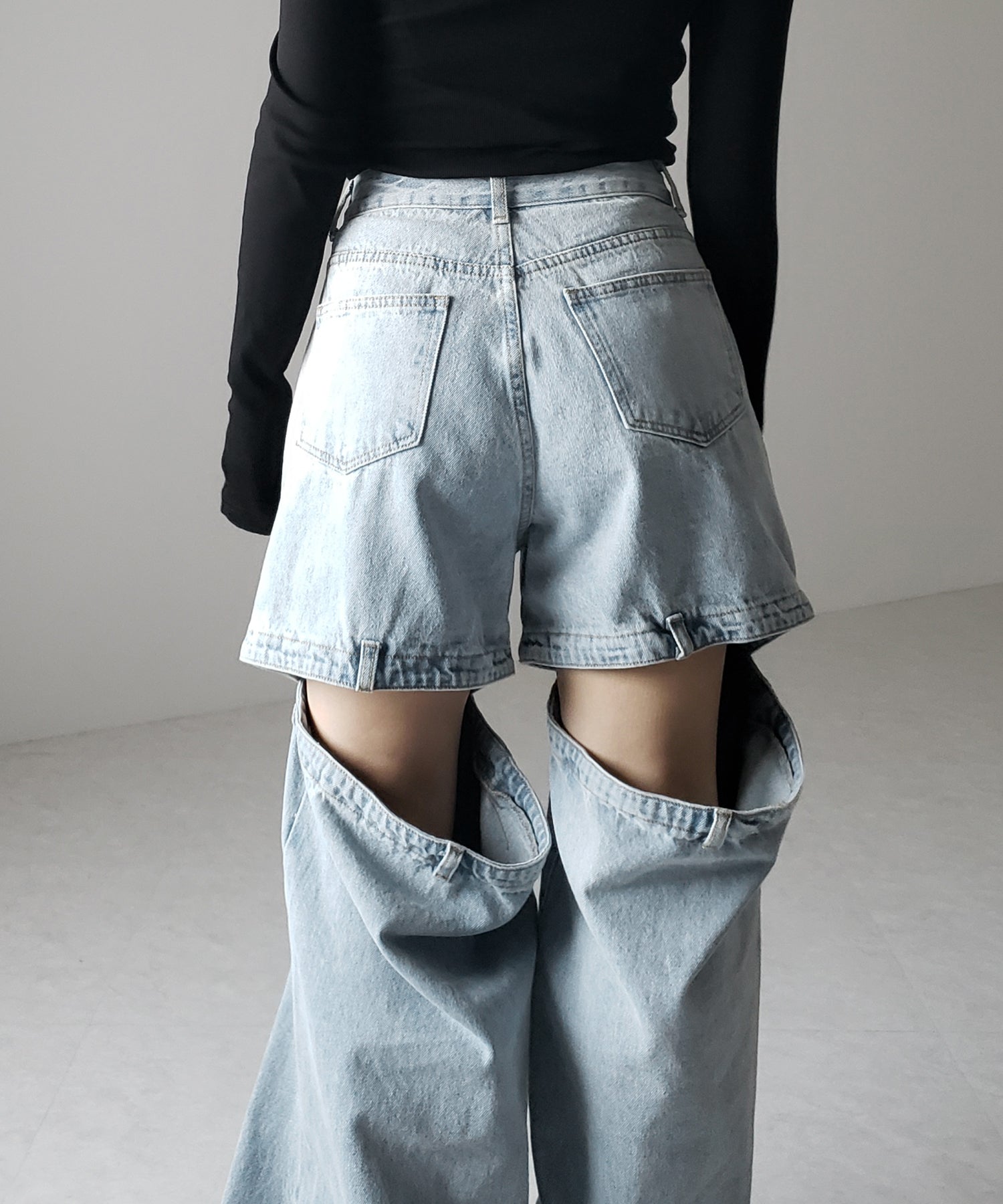 【 選べる３サイズ 】バックオープンカットアウトウォッシュワイドデニム ／ Back open cutout washed wide denim