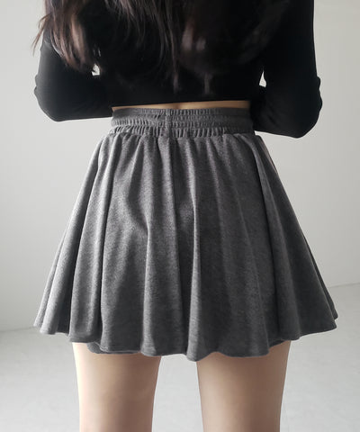【 ３color ／インナーパンツ裏地付 】ハイウエストカットフレアミニスカート ／ High waist cut flare mini skirt