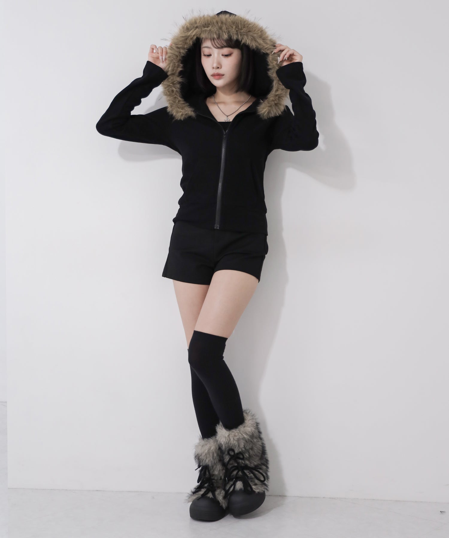 フェイクファーフーディジップアップパーカー ／ fake fur hooded zipup hoodie