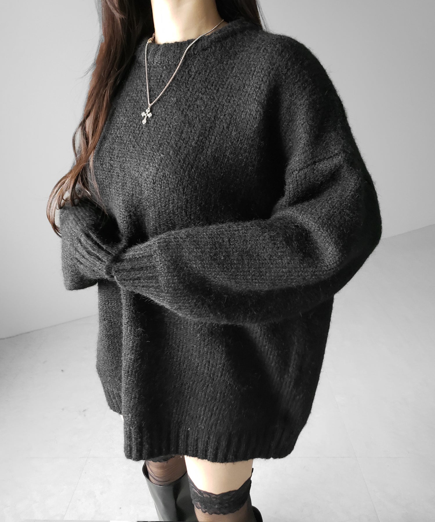オーバーサイズフラッフィーニットプルオーバー ／ oversize fluffy knit pullover