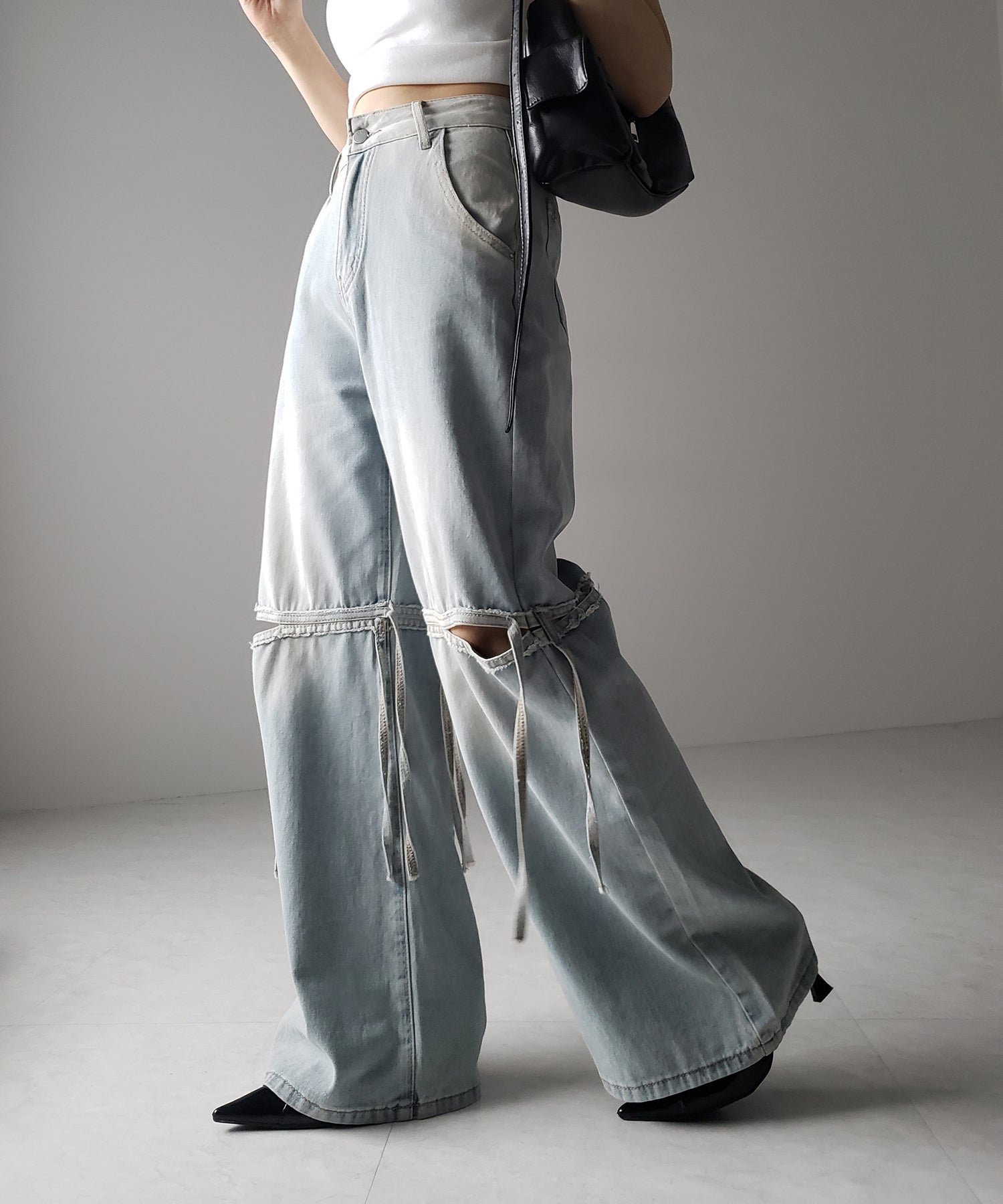 【 ４size ／ ２color 】カットアウトストラップヴィンテージルーズデニム ／ cutout strap vintage loose denim