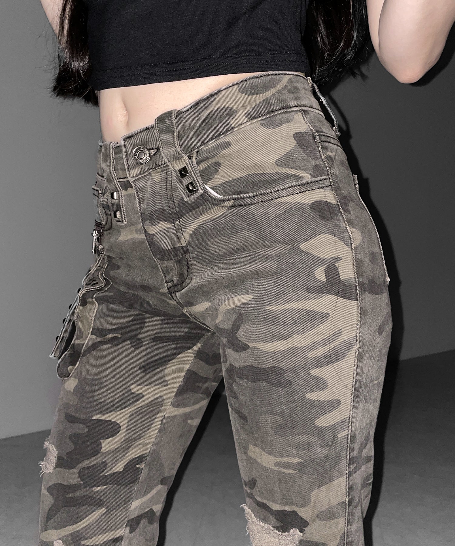 ヴィンテージカモフラ迷彩ダメージフレアデニムパンツ ／ vintage camouflage damage flared denim pants