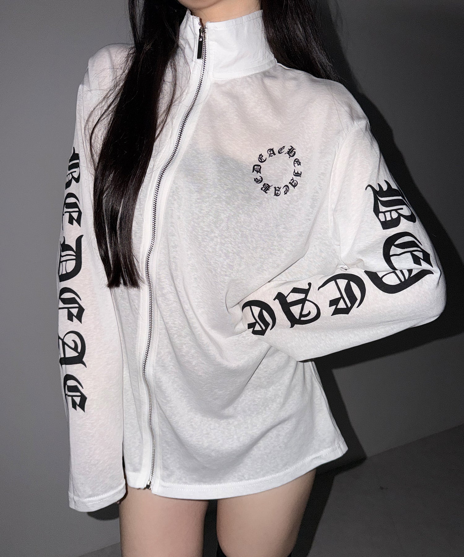 グランジロゴスタンドジップアップオーバーシアートップス ／ grunge logo stand zipup over sheer tops