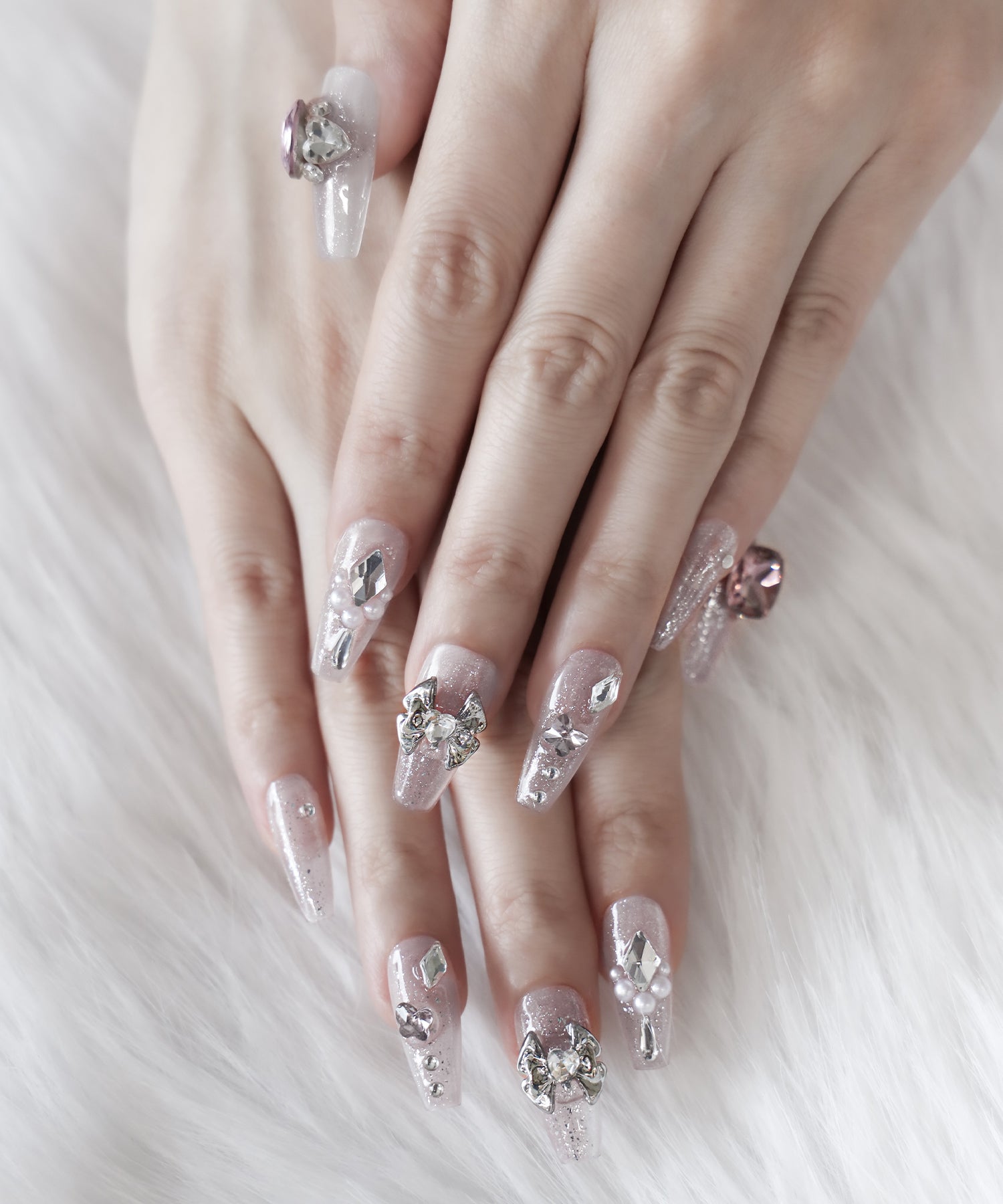 ビジューリボンピンクラメグラデワンホンガーリーネイルチップ／bijou ribbon pink glitter gradation wanghong girly nail tips