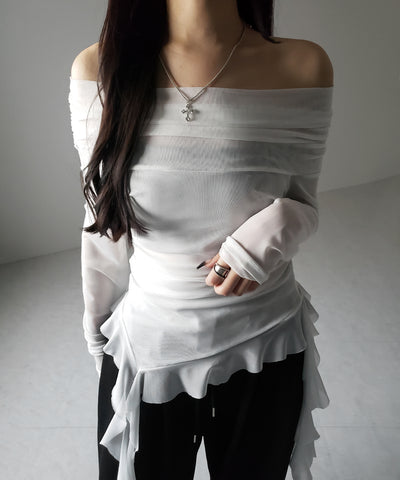 【 ２color 】アシンメトリーフリルオフショルシアートップス ／ asymmetrical frill off-shoulder sheer tops
