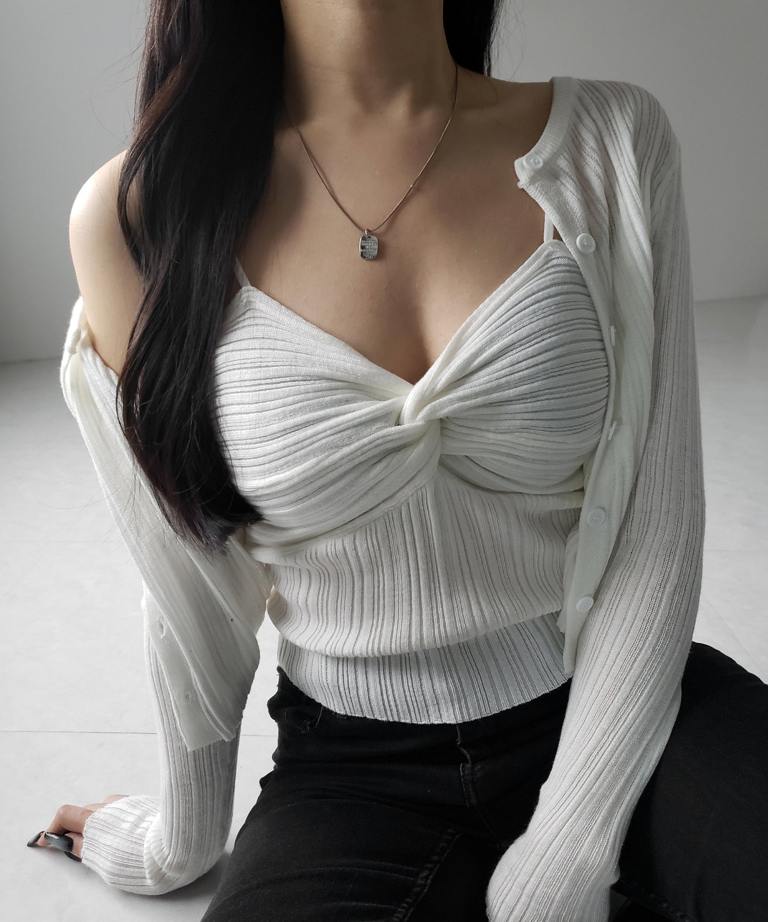 【 2点セット 】ツイストリブニットキャミソール ＋シアーリブショートカーディガン SET ／ twisted rib knit camisole + sheer rib short cardigan SET