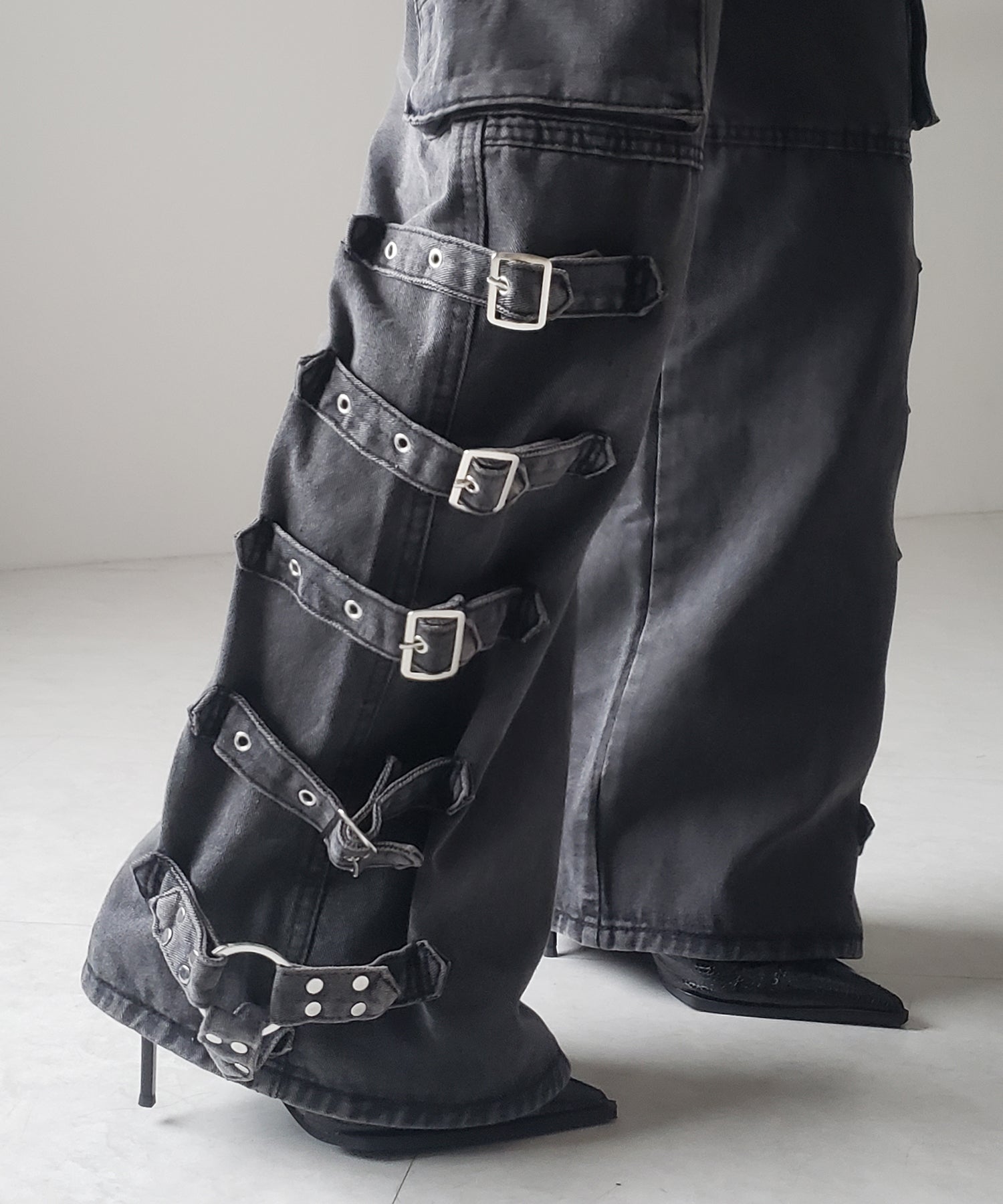 【 ４size 】ヴィンテージサイドベルテッドカーゴデニム ／ vintage side belted cargo denim