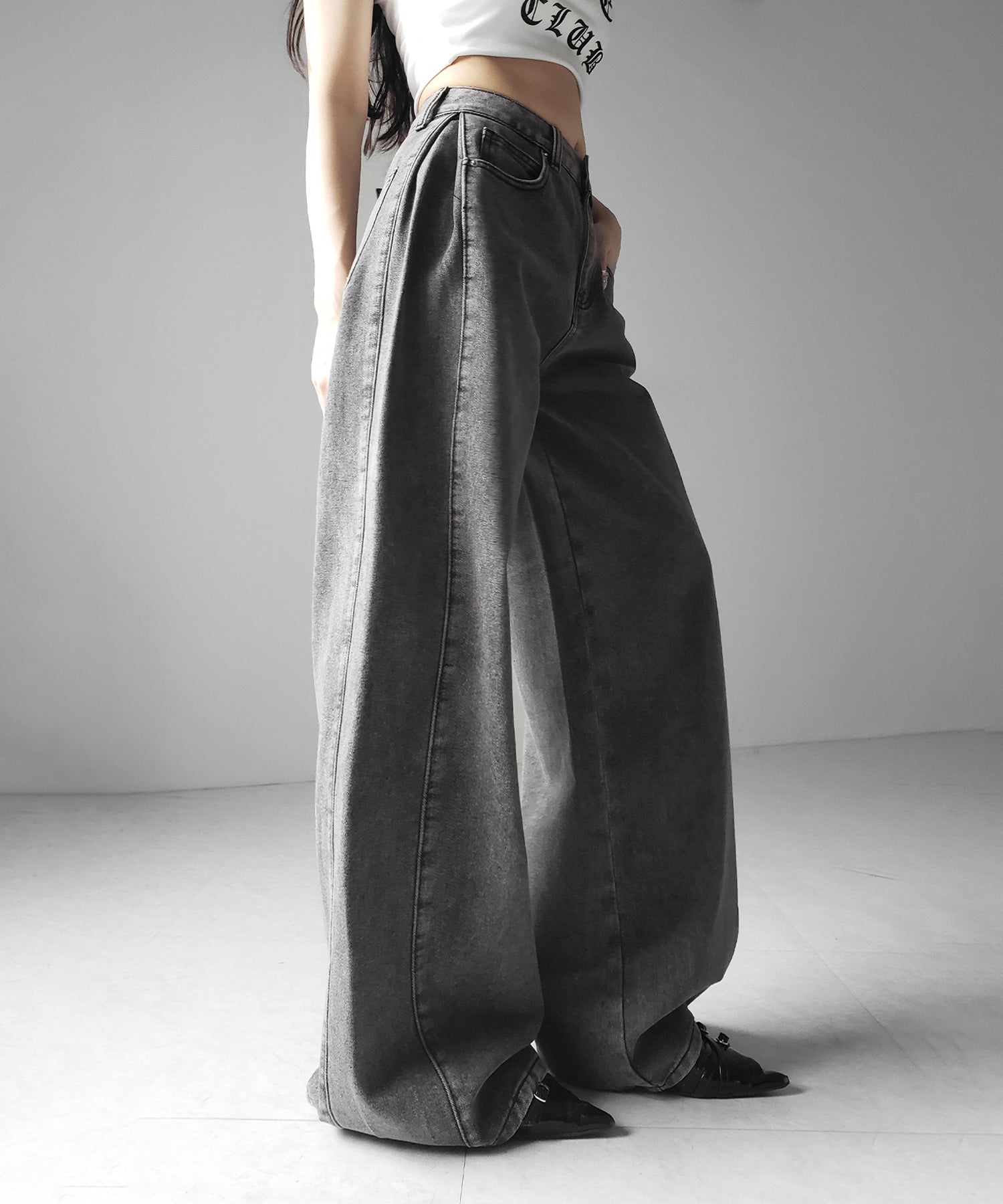 ヴィンテージライクウォッシュカーブワイドデニム ／ vintage like wash curve wide denim