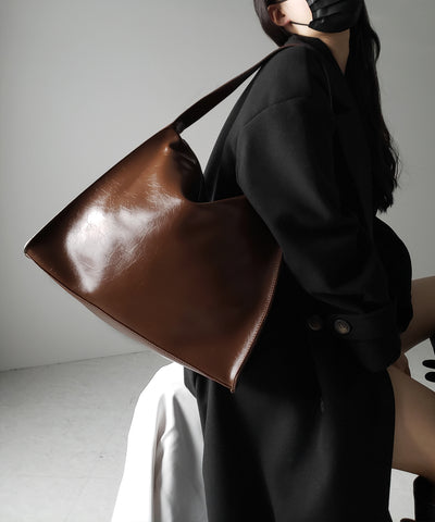 【 ２color 】ヴィンテージフェイクレザースクエアショルダーバッグ ／ vintage fake leather square shoulder bag