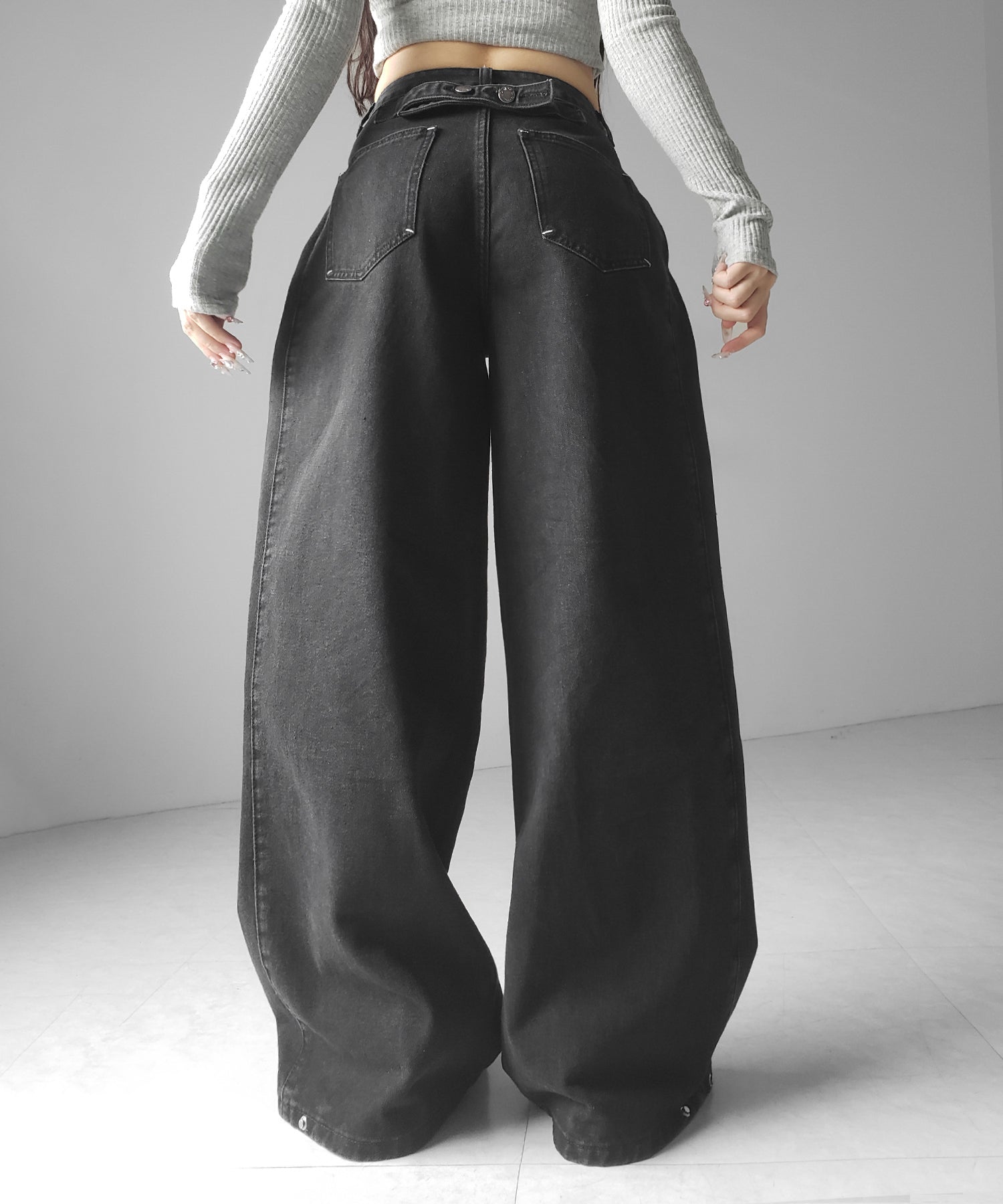 ヴィンテージライクウォッシュカーブワイドデニム ／ vintage like wash curve wide denim