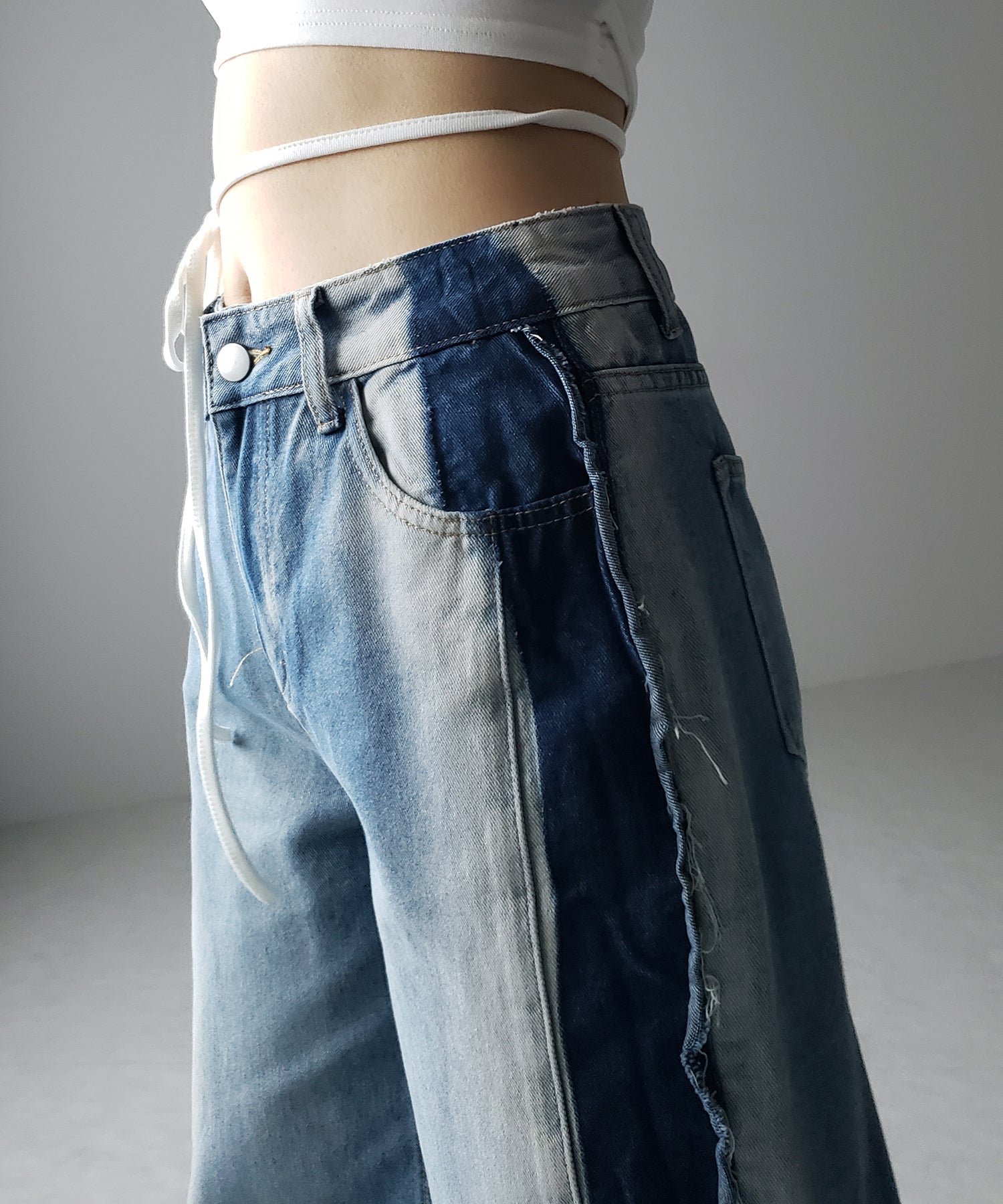 【 選べる３サイズ 】サイドライングラデーションダメージルーズデニム ／ Side line gradation damage loose denim
