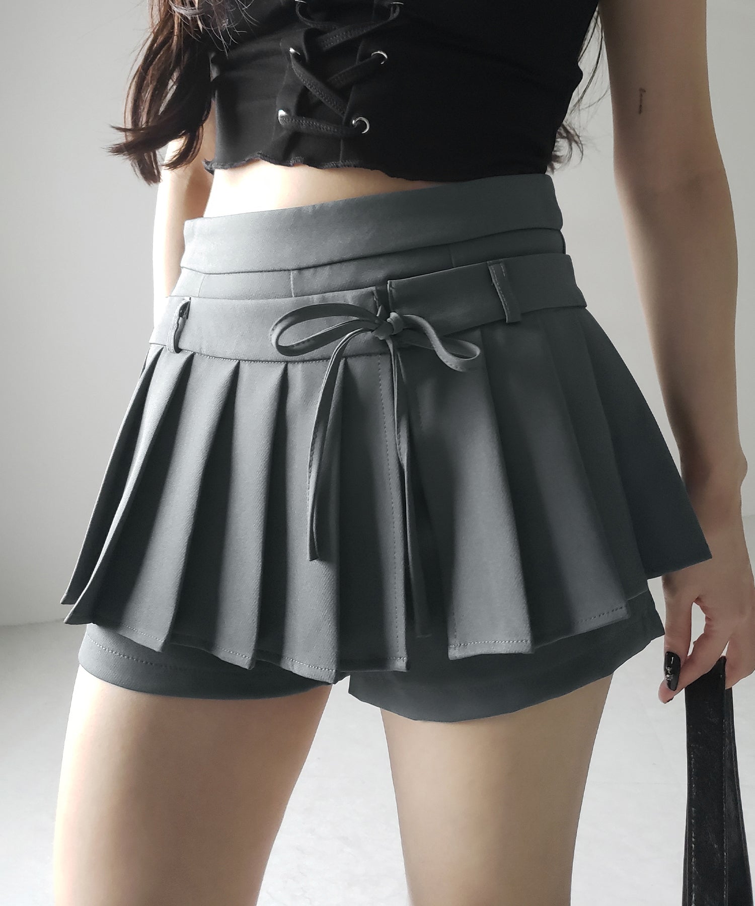 【 ３color 】ストラップリボンプリーツショートパンツ ／ strap ribbon pleated short pants