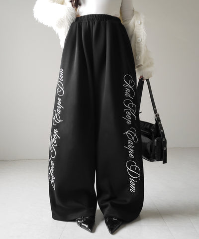 レタリングロゴ刺繍ワイドスウェットパンツ ／ lettering logo embroidery wide sweatpants