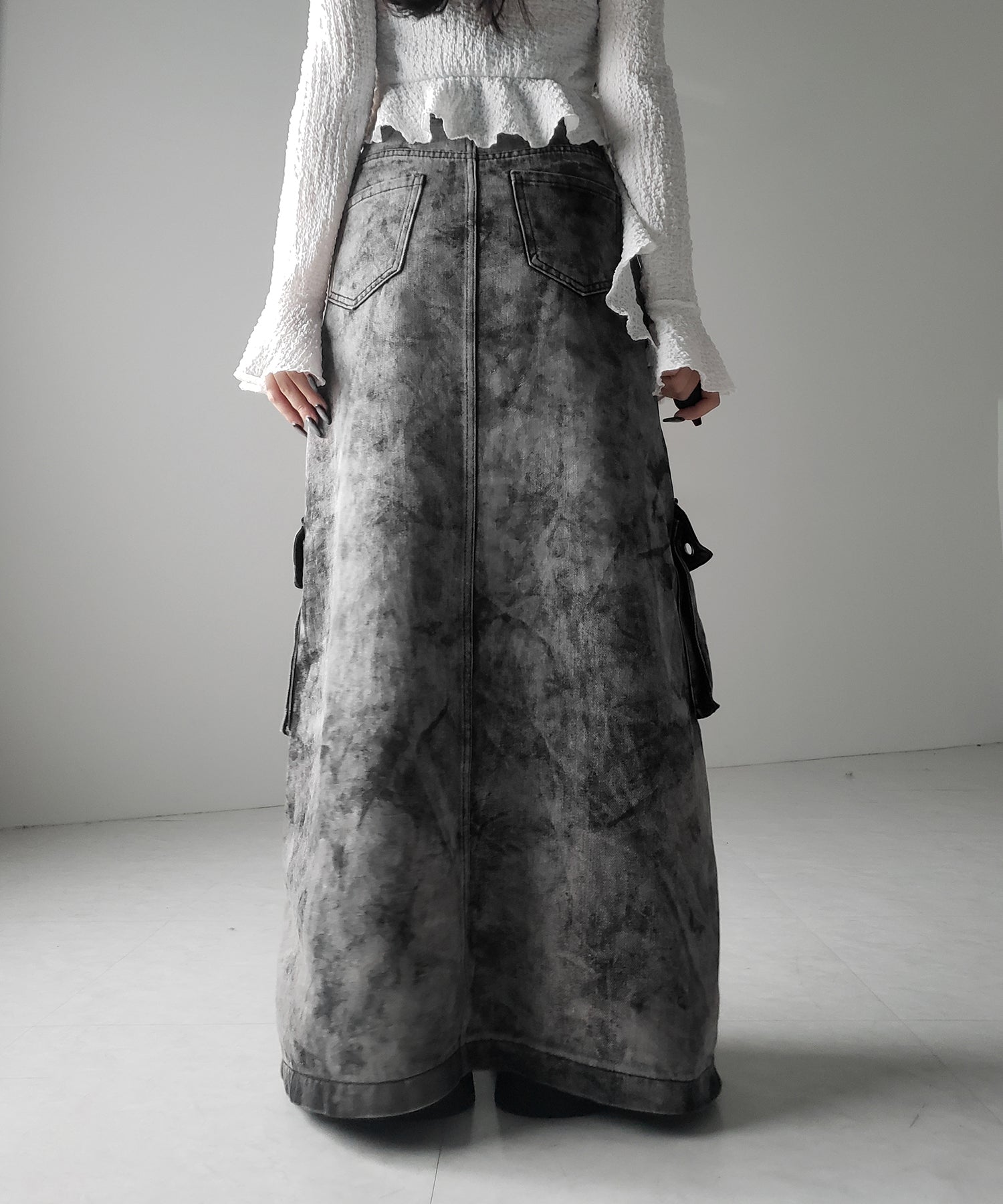 【 ３SIZE 】クラッシュブリーチセンタースリットカーゴデニムスカート ／ crash bleach center slit cargo denim skirt