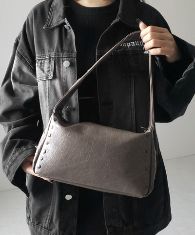 【 ２color】スタッズデザインスクエアショルダーバッグ ／ stud design square shoulder bag