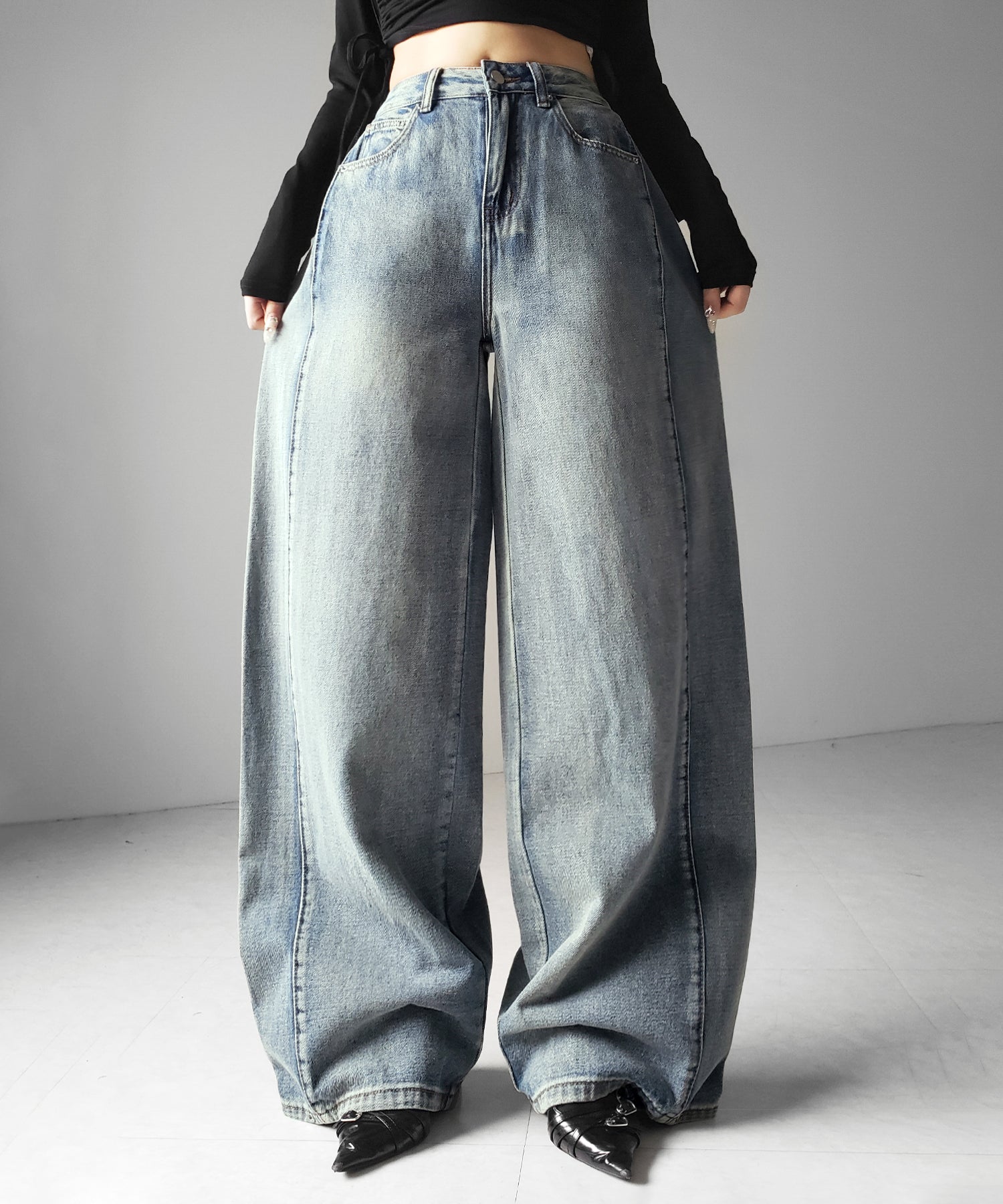 ヴィンテージライクウォッシュカーブワイドデニム ／ vintage like wash curve wide denim