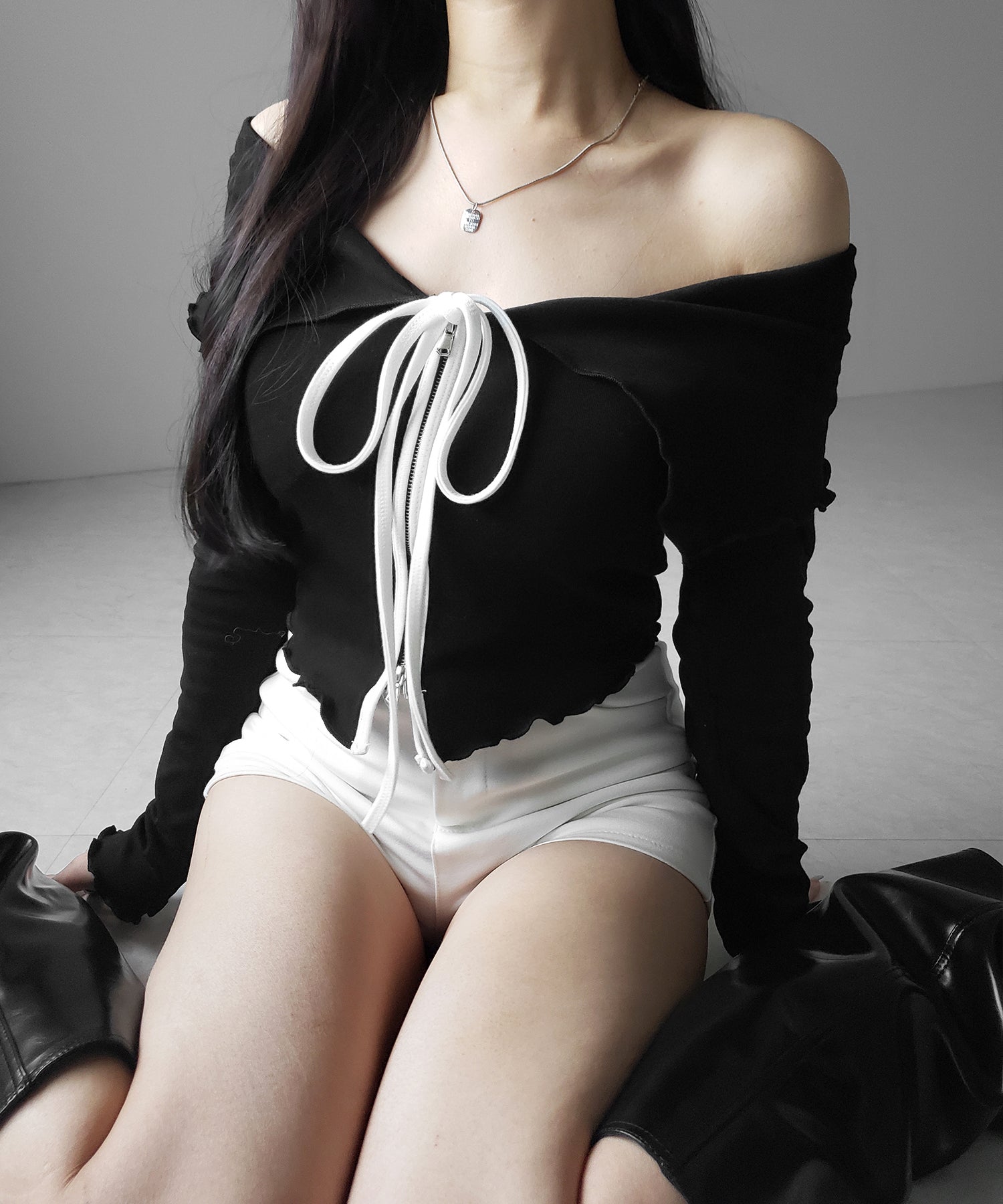 バイカラーリボンオフショルショートトップス ／ bicolor ribbon off shoulder short tops