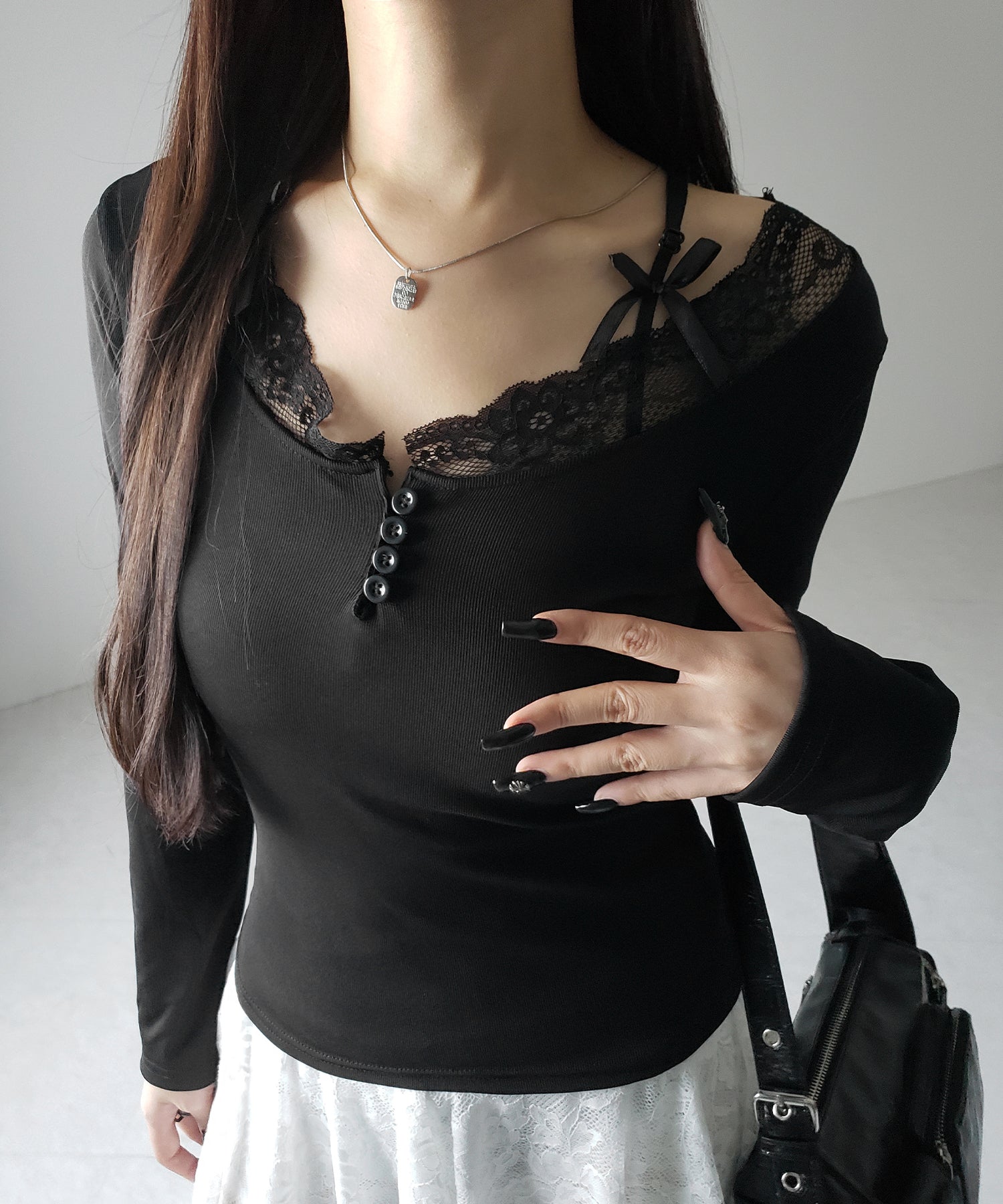 【 ２color 】ストラップダブルリボンレースカットソートップス ／ strap double ribbon lace cutsew tops