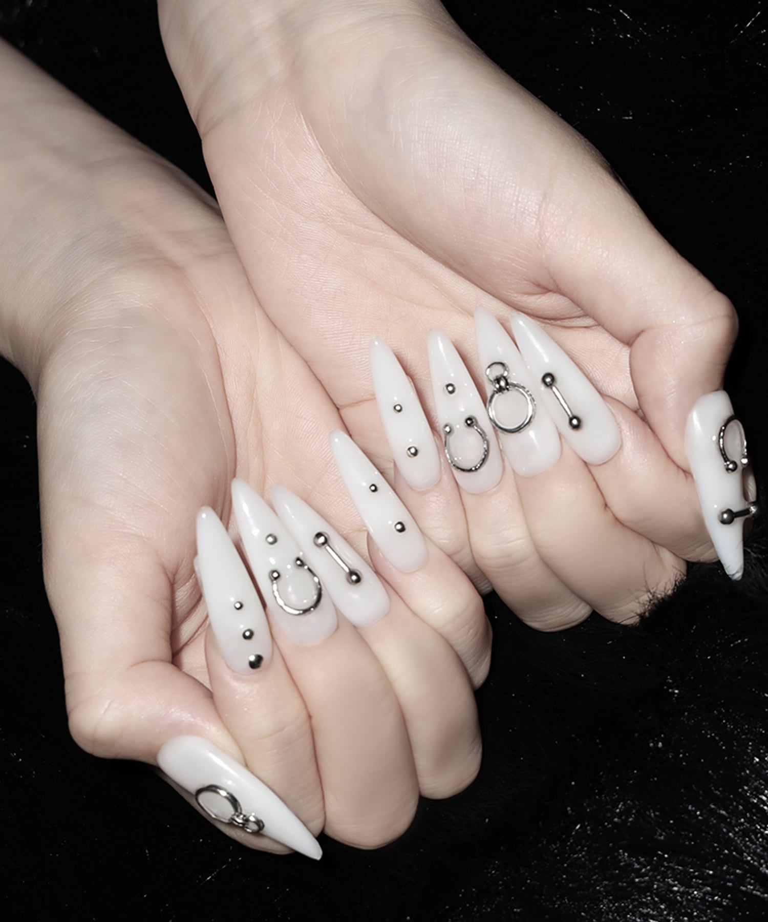 ボディピアスデザインロングネイルチップ ／ body pierce design long nail tips