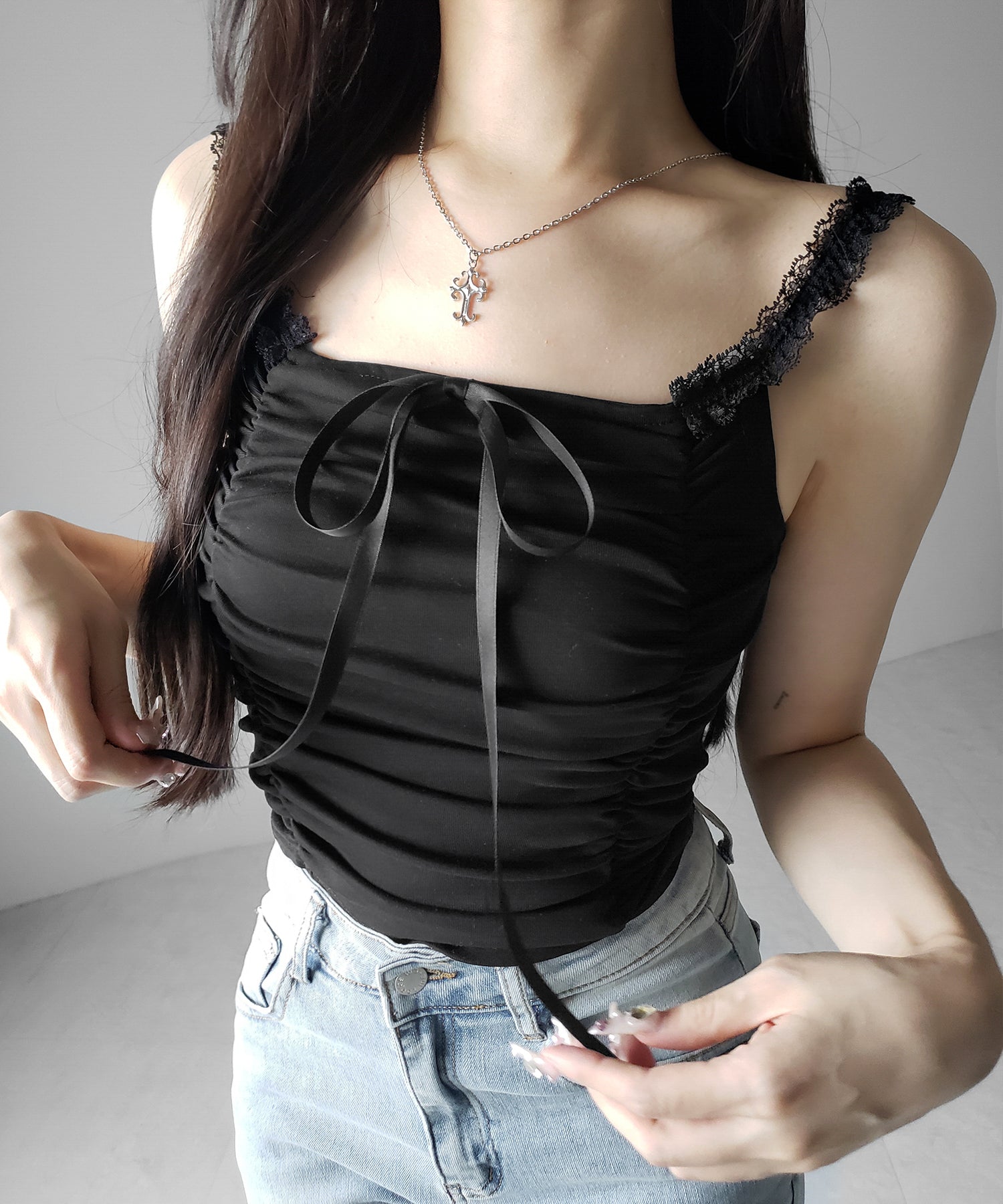 シャーリングギャザーフロントリボンキャミソール ／ shirring gather front ribbon camisole