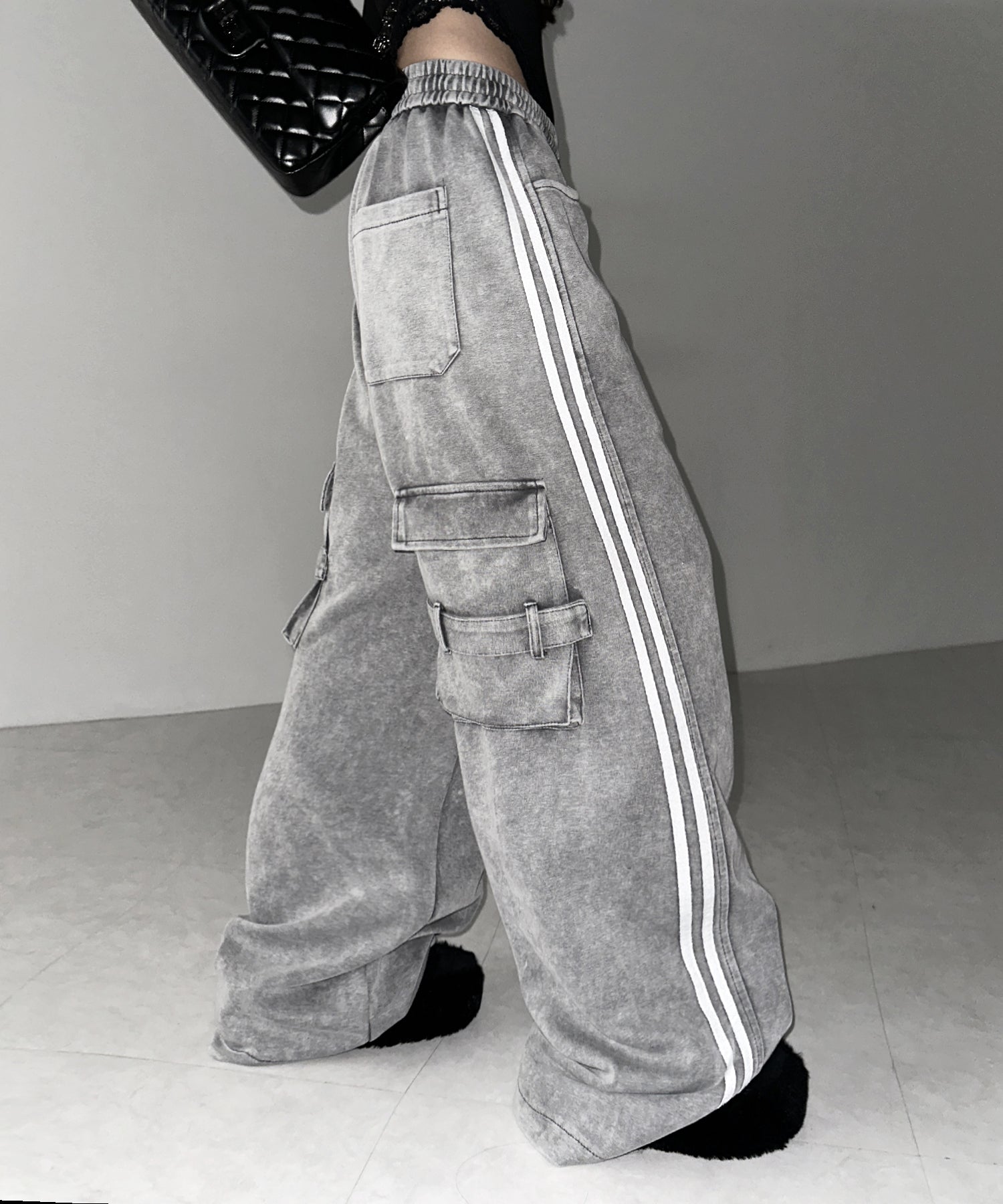 【 裾絞り可能２WAY 】サイドラインピグメントワイドカーゴスウェットパンツ ／ sideline pigment wide cargo sweatpants
