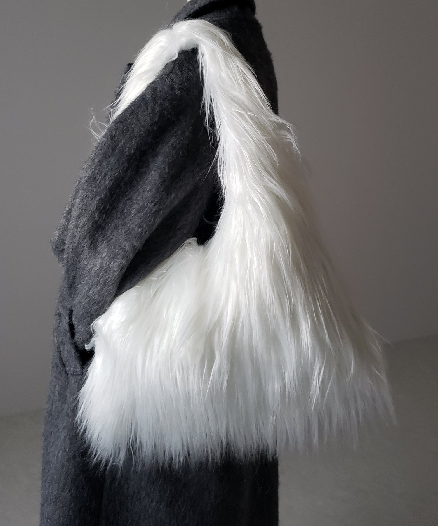 【 ５color 】シャギーファーワンハンドルショルダーバッグ ／ shaggy fur onehandle shoulder bag