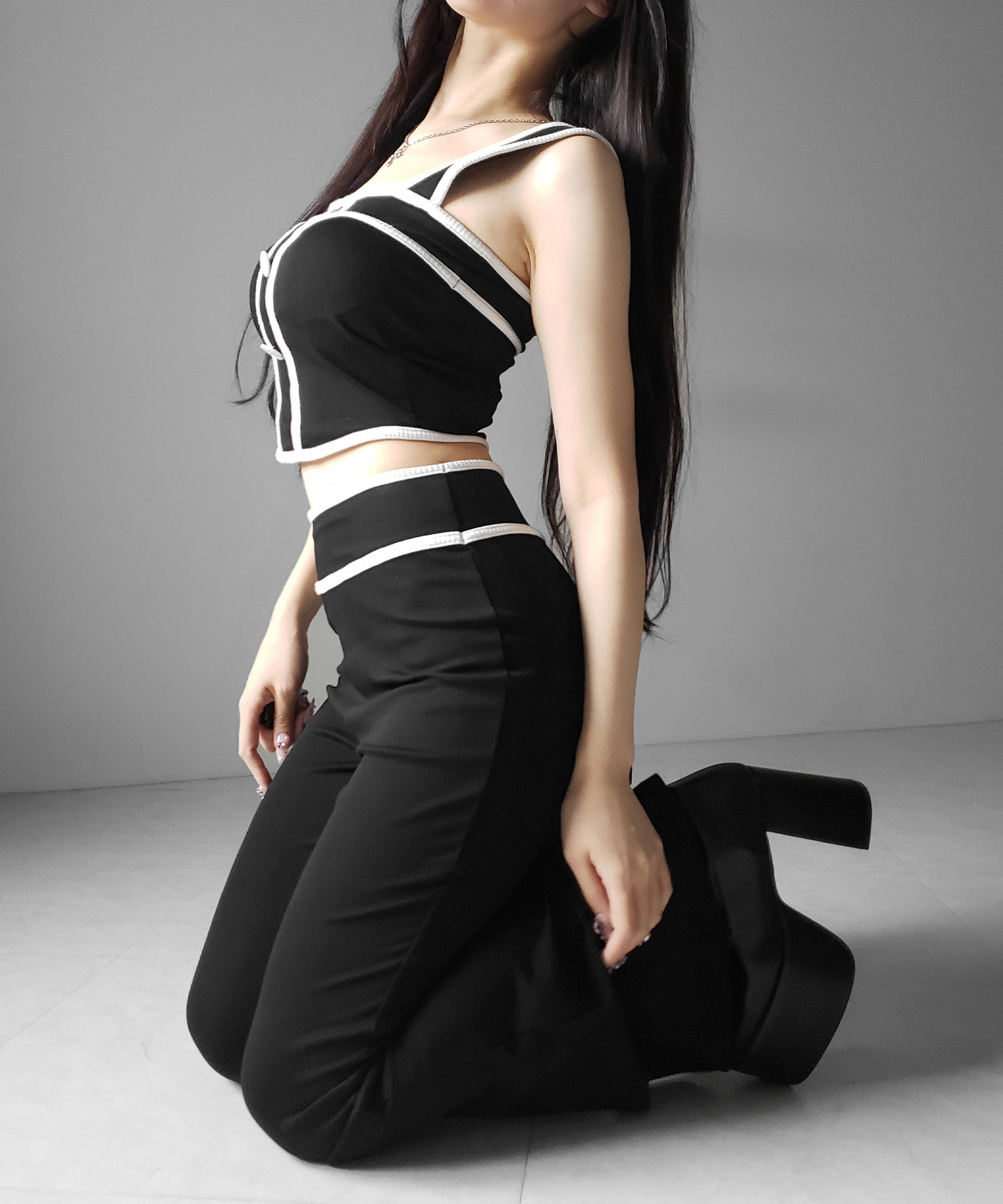 【 セットアップ】フロントボタンパイピングビスチェ＋ フレアパンツ ＳＥＴ ／ 【 SETUP 】front button piping buister ＋ flare pants SET