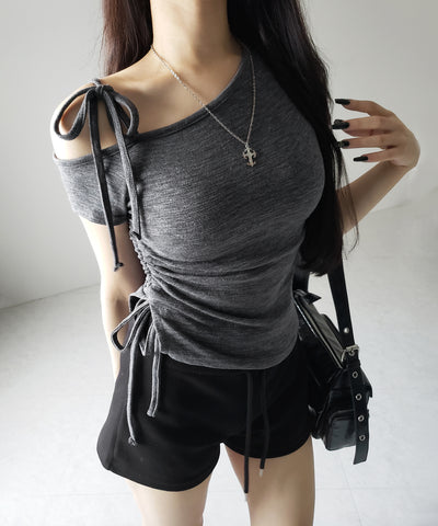 ストラップリボンワンショルサイドギャザートップス ／ strap ribbon one shoulder side gather tops