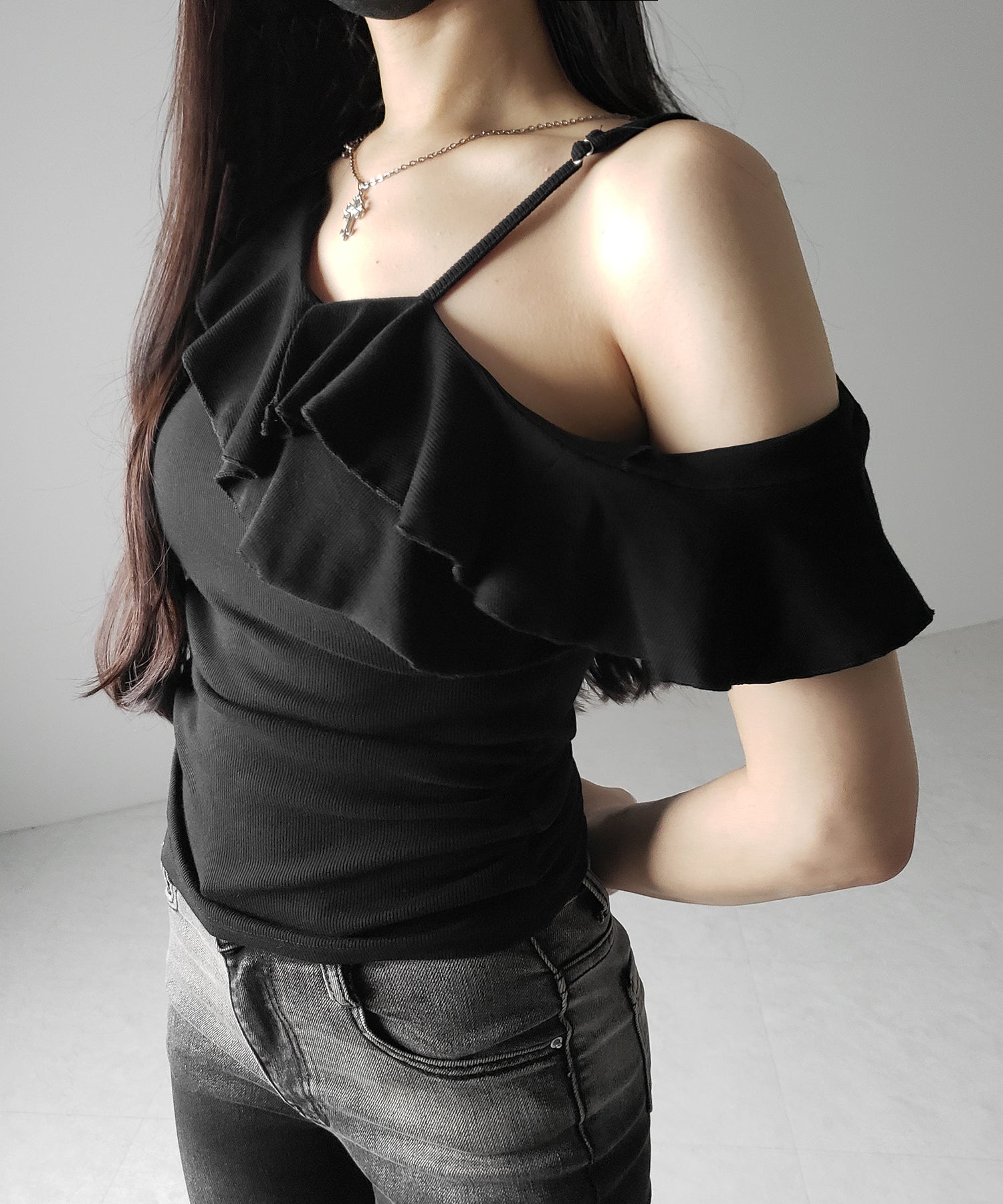 【 ３color 】ワンショルストラップフリルリブTシャツ ／ one shoulder strap frill ribbed T-shirt