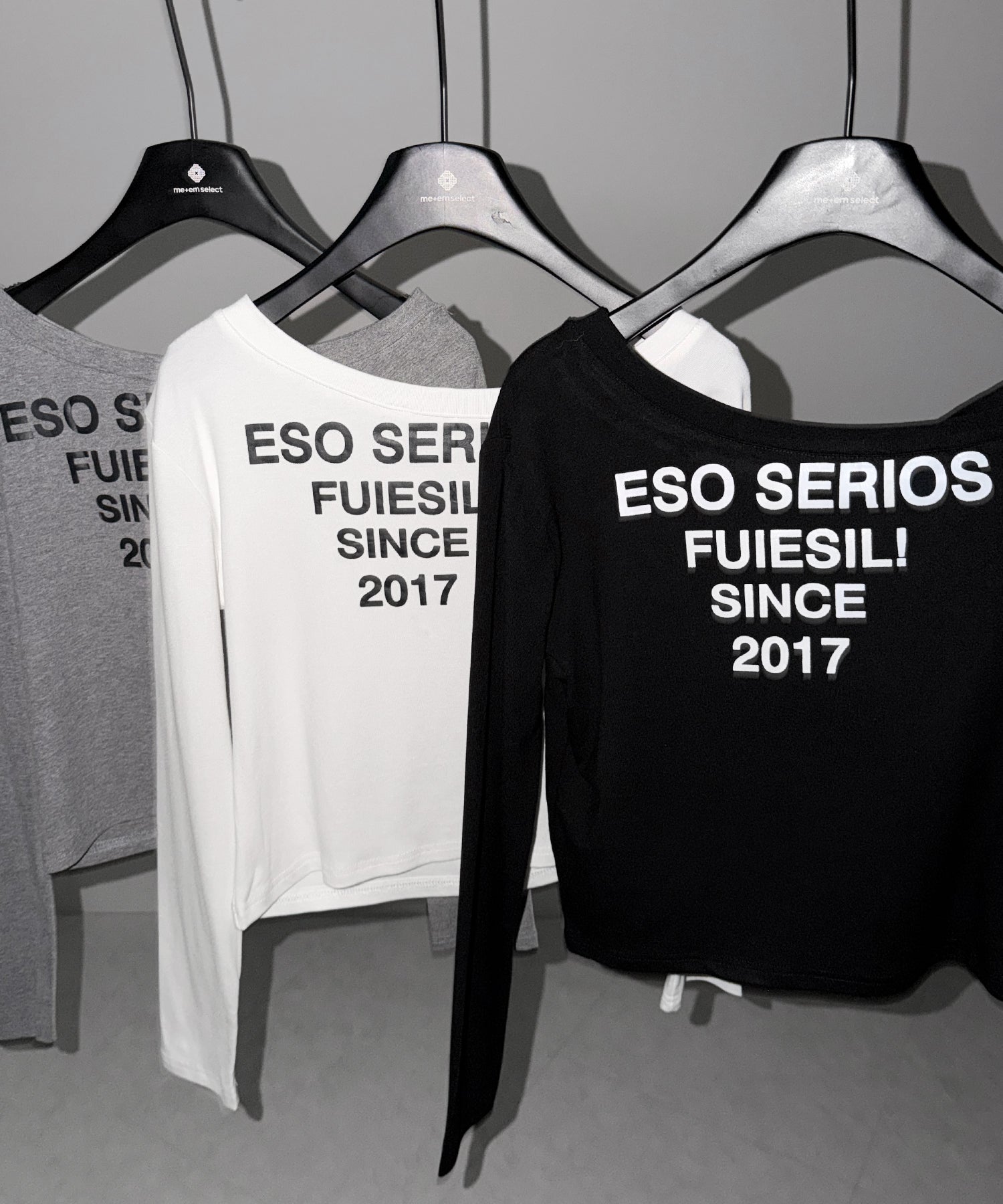 コンパクトロゴワンショルルーズロンT ／ compact logo one-Shoulder loose long-sleeve T-Shirt