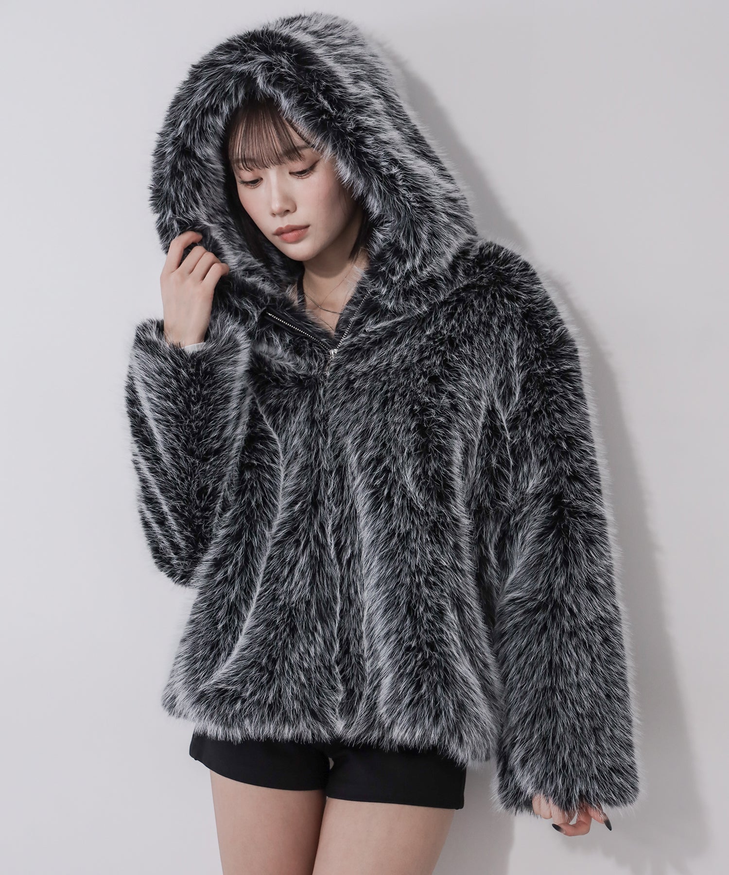 フェイクファーフーディミドルコート ／ fake fur hoodie middle coat