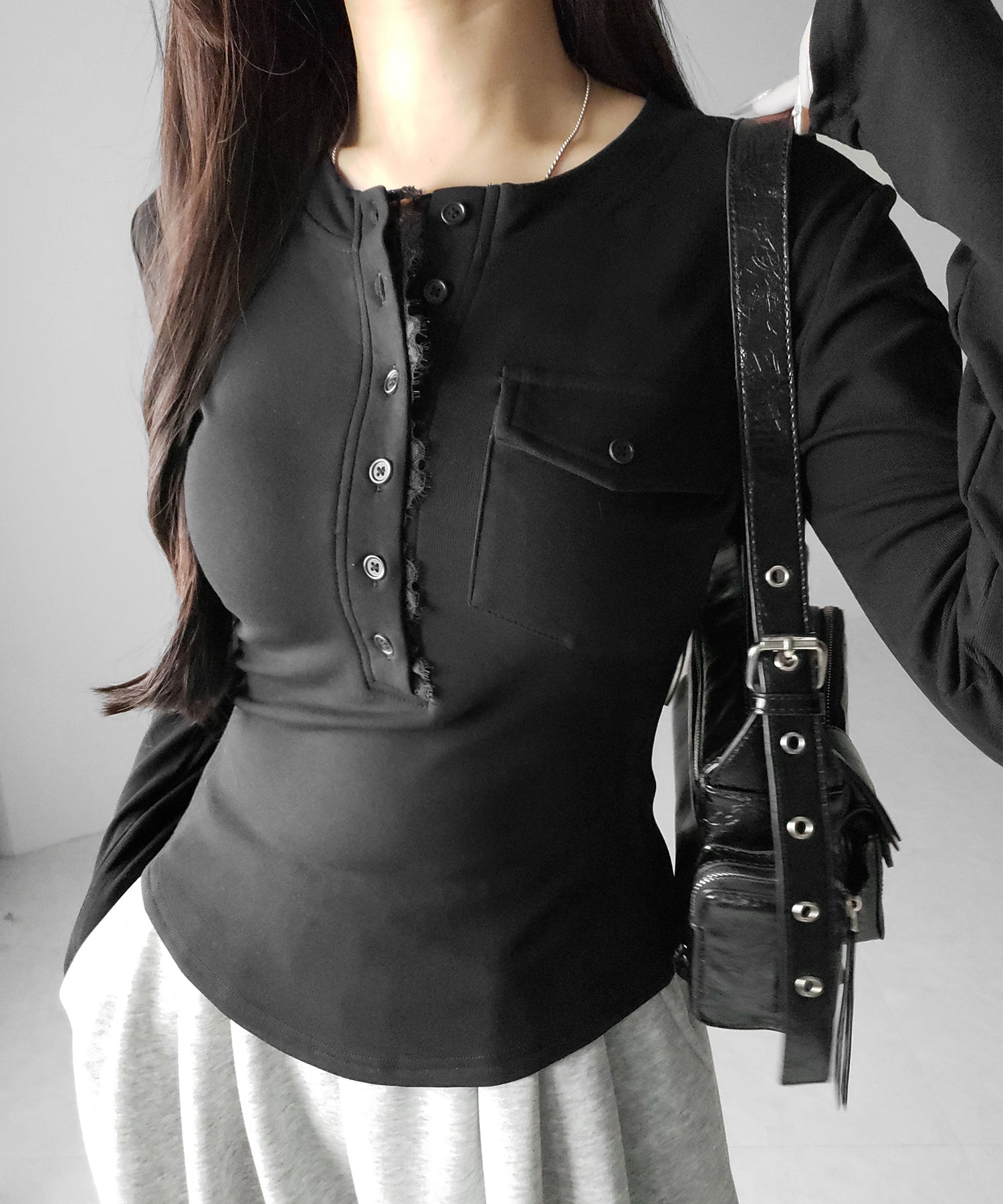 【 裏起毛 】レースドッキングヘンリーネックトップス ／ lace docking henley neck tops