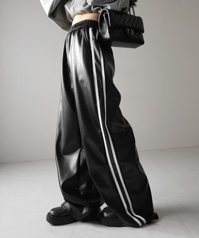 【 選べる４size ／ ２color 】２WAY サイドラインフェイクレザーワイドパンツ ／ ２WAY Sideline fake leather wide pants