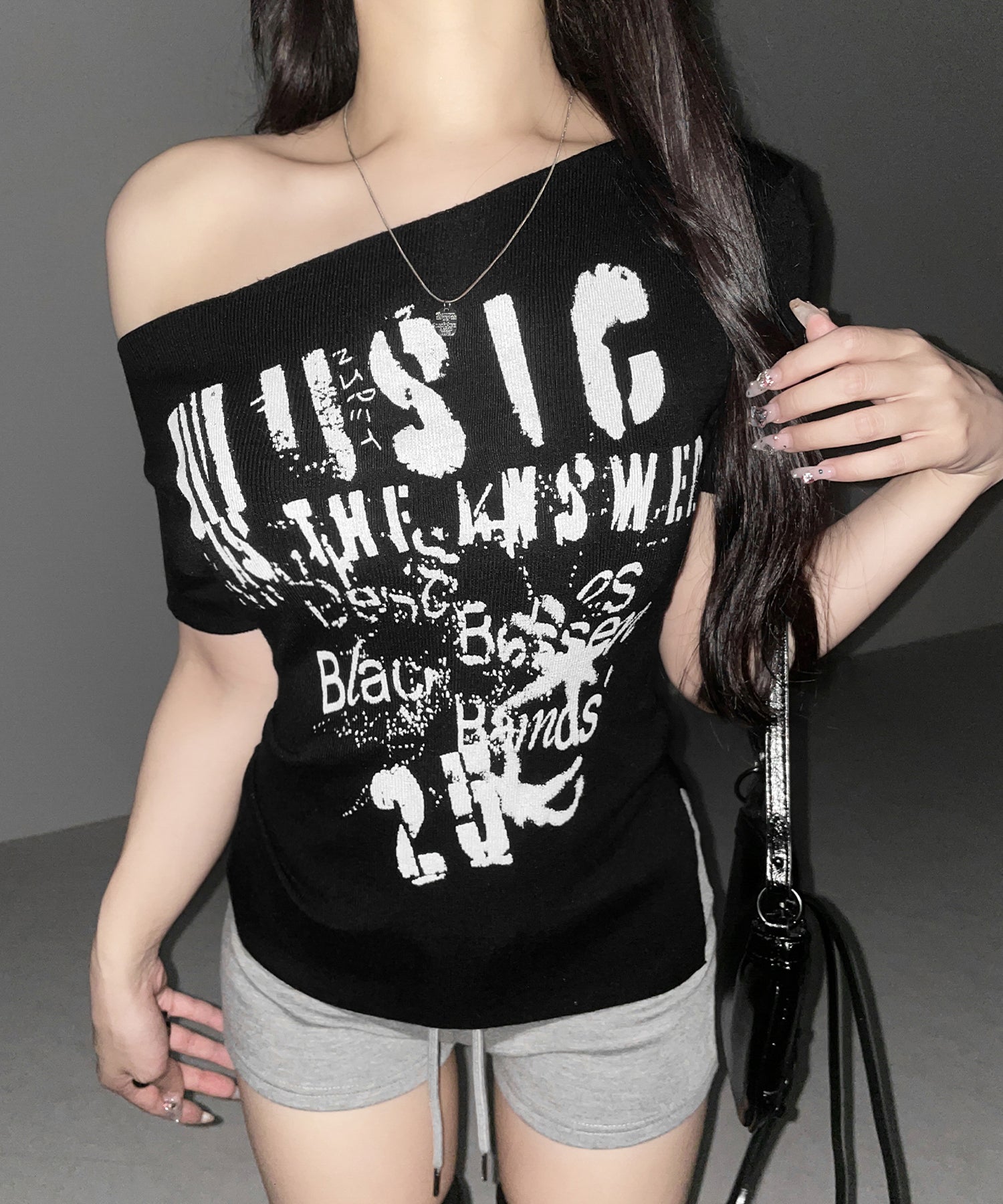グランジロゴプリント半袖スリムニットトップス ／ grunge logo print shortsleeve slim knit tops