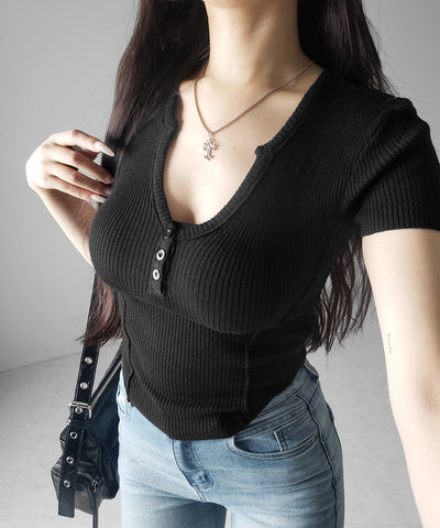 ヘンリーネックタイトフィット半袖リブニットトップス ／ Henley neck tight fit short sleeve rib knit tops