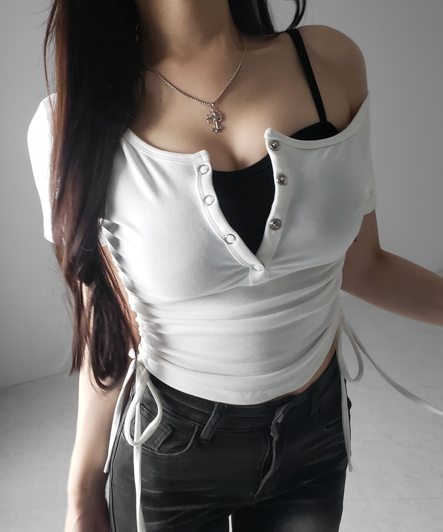 【 ２点セット 】ヘンリーネックサイドリボン半袖ぴちＴシャツ ／ Henley neck side ribbon short-sleeve pichi T-shirt