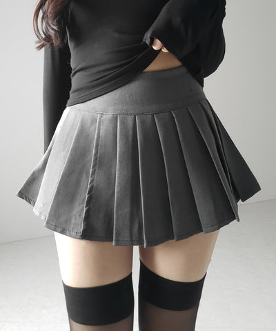 【 ２color 】プリーツマイクロミニスカパン ／ pleated micro mini skirt pants