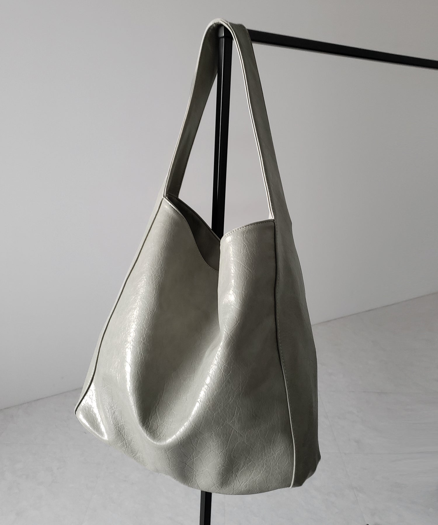 【 ２color ／ 大容量 】フェイクシボレザーワンハンドルショルダーバッグ ／ fake shibo leather onehandle shoulder bag