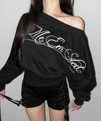 レタリングロゴワンショルショートスウェットライクトップス ／ lettering logo one-shoulder short sweatlike tops