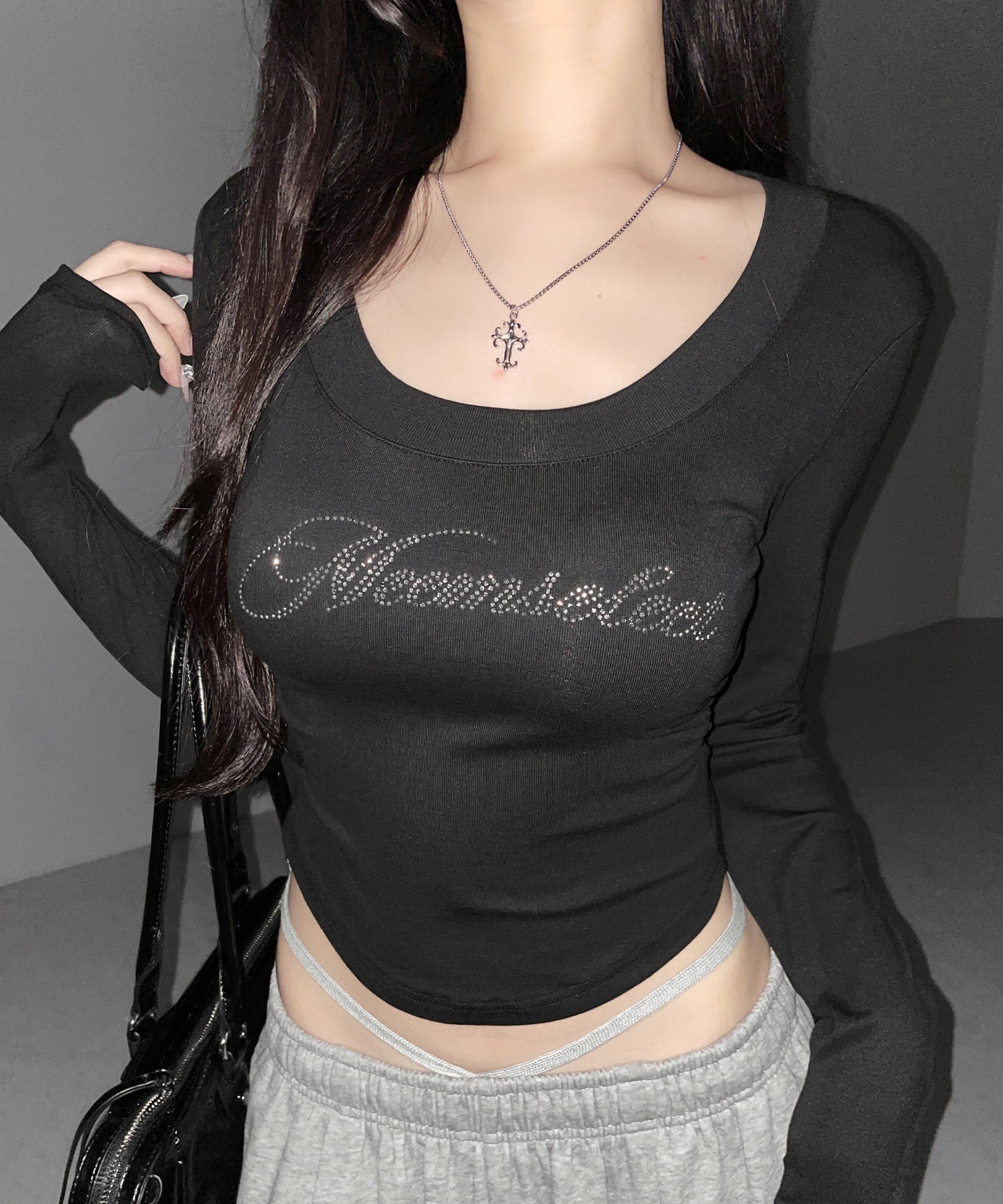 ラインストーンロゴスリムフィットロンT ／ Rhine stone logo slim fit long sleeve T-shirts