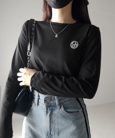 OBE刺繍 ミニロゴ長袖Ｔシャツ【 韓国製 】