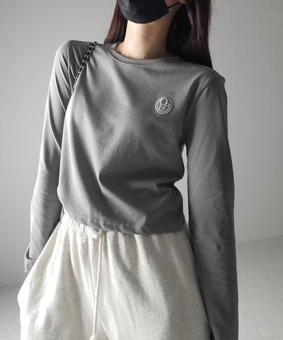 OBE刺繍 ミニロゴ長袖Ｔシャツ【 韓国製 】