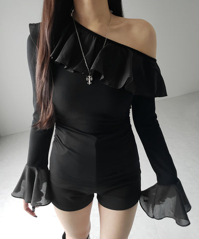 【 ２color 】ワンショルボリュームフリルカットソートップス ／ one shoulder volume frill cutsew tops