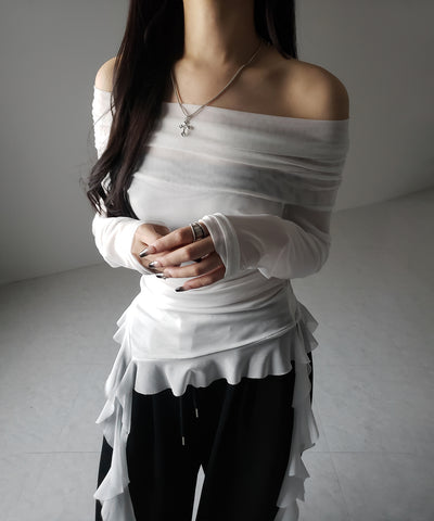 【 ２color 】アシンメトリーフリルオフショルシアートップス ／ asymmetrical frill off-shoulder sheer tops