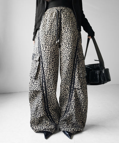 【 裾絞り可能２WAY 】レオパードヴィンテージサイドラインタックワイドスウェットパンツ ／ leopard vintage side line tuck wide sweatpants