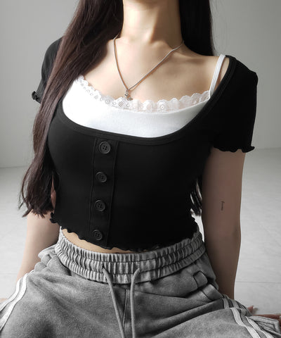 【 ２点セット 】レイヤードレースキャミソール ＋ スクエアネックフロントボタンTシャツ SET