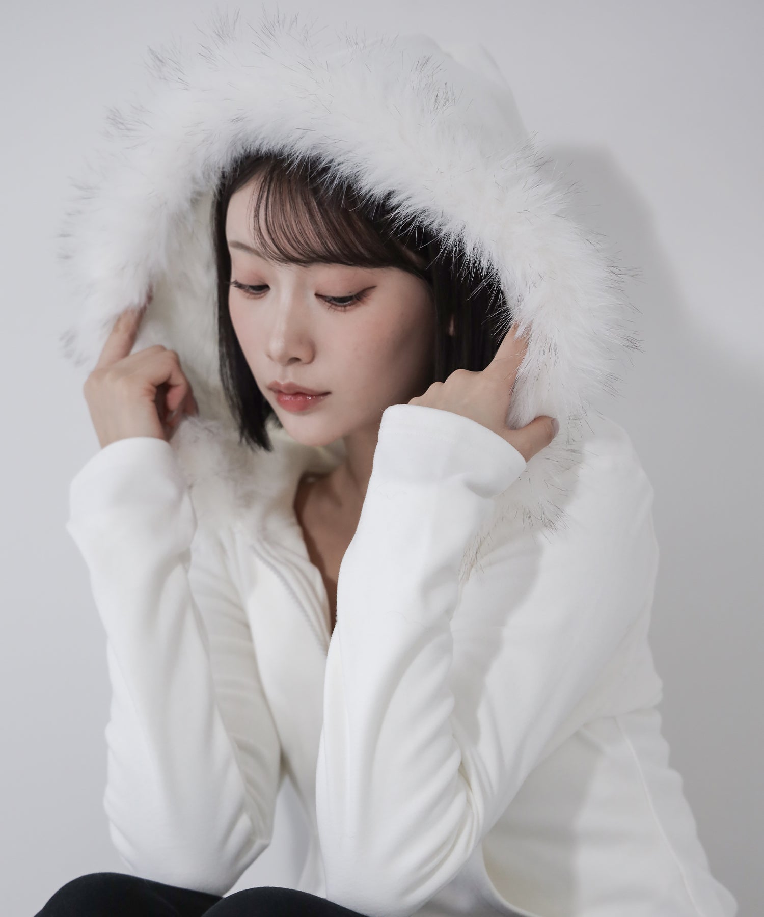 フェイクファーフーディジップアップパーカー ／ fake fur hooded zipup hoodie