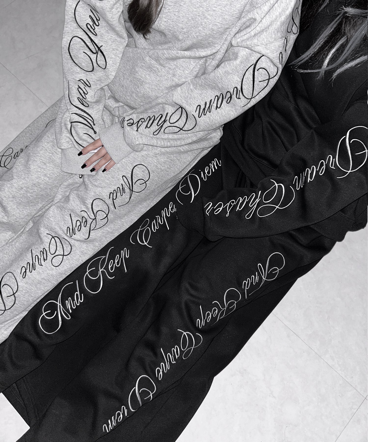 レタリングロゴ刺繍ワイドスウェットパンツ ／ lettering logo embroidery wide sweatpants